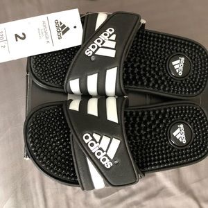 Brand New youth Adidas slides